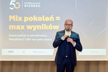 Uczestnicy  konferencji „Mix pokoleń = max wyników. Pokolenie Z i 50+ na rynku pracy”