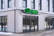 Centrum handlowo-usługowe u zbiegu ulic Wojanowskiej i Arachidowej, 20 lutego 2026 r.