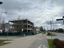 Na Stabłowicach, u zbiegu ulic Wojanowskiej i Arachidowej powstaje lokalne centrum handlowo- usługowe
