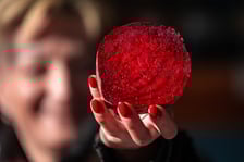 Sprzedaż buraków na wrocławskich targowiskach.