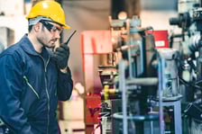 <h2>Gdzie znaleźć dokumentację ze zlikwidowanych zakład&oacute;w pracy?</h2>
<p>Instytucją, kt&oacute;ra przechowuje dowody dotyczące pracy i płac od pracodawc&oacute;w z całej Polski, kt&oacute;rych postawiono w stan likwidacji lub kt&oacute;rych upadłość ogłoszono, jest działające od 2004 r. <a href="https://warszawa.ap.gov.pl/nasze-oddzialy/oddzial-dokumentacji-osobowej-i-placowej/" target="_blank" rel="nofollow noopener">Archiwum Państwowe Dokumentacji Osobowej i Płacowej w Milan&oacute;wku</a> pod Warszawą.</p>
<p>Archiwum wydaje zaświadczenia lub poświadczone kserokopie dokumentacji płacowej.</p>