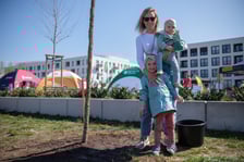 Piknik WROśnij we WRO na skwerze Scharouna na Nowych Żernikach