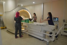 <p>W pracowni Rezonansu Magnetycznego w Katedrze i Klinice Chirurgii Wydziału Medycyny Weterynaryjnej UPWr</p>