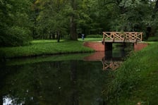 Park Strachowicki kusi spokojem i pięknymi stawami
