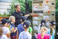 Dzieci podczas zajęć edukacyjnych w Zoo Wrocław / zdjęcie ilustracyjne