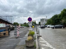 Tak wyglądał chodnik przy Kolejowej przed rozszczelnieniem