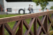 Kładka św. Antoniego nad miejską fosą w centrum Wrocławia