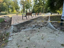 Strefa wypoczynkowa, która powstaje przy jeziorze Pawłowickim