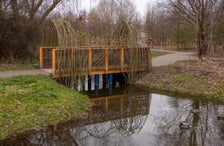 <p>Dolina Olsz&oacute;wki Krzyckiej wypiękniała. Pojawiły się zbiorniki wodne, mostki, ławki i ścieżki spacerowe.&nbsp;</p>