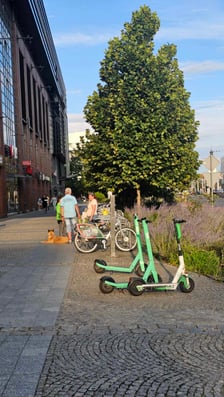 <p>Teren przy Galerii Dominikańskiej</p>