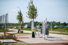 Skwer Hansa Scharouna na Nowych Żernikach na osiedlu Leśnica