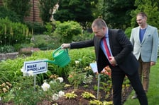 Prezentacja wyjątkowej piwonii Nasz Wrocław, którą od dziś można zobaczyć w Ogrodzie Botanicznym Uniwersytetu Wrocławskiego