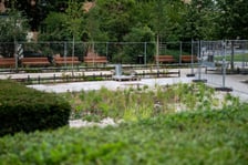 Prace na placu przy pomniku Chrobrego we Wrocławiu, 28 lipca 2025
