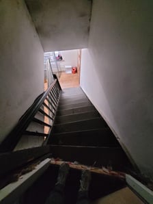 Azyl Ekostraży przy ul. Miłoszyckiej 67 we Wrocławiu pilnie potrzebuje remontu. Pierwszy etap już sie rozpoczął