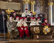 Uroczysta inauguracja roku akademickiego 2022 w Auli Leopoldyńskiej i Gaudeamus igitur na wrocławskim Rynku