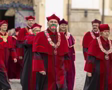 Uroczysta inauguracja roku akademickiego 2022 w Auli Leopoldyńskiej i Gaudeamus igitur na wrocławskim Rynku
