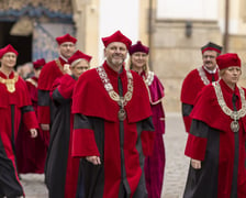 Uroczysta inauguracja roku akademickiego 2022 w Auli Leopoldyńskiej i Gaudeamus igitur na wrocławskim Rynku