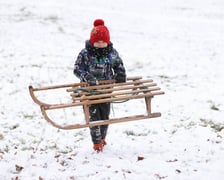 Zima zagościła we Wrocławiu. Właśnie spadł pierwszy śnieg...