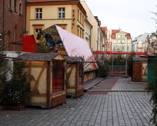 Na zdjęciu widać zamknięty Jarmark Bożonarodzeniowy we Wrocławiu