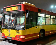 W Streetbusie wolontariusze wydawali średnio 250 ciepłych posiłków dziennie.