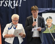 <p>Uroczystości nadania imienia Szkole Podstawowej nr 4 we Wrocławiu &ndash; Paul Depla, burmistrz Bredy oraz Bożena Rijnbout-Sawicka z Fundacji Serce Polski w Bredzie</p>