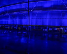 Podświetlona na niebiesko Tarczyński Arena z okazji Międzynarodowego Dnia Praw Dziecka