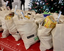 W świątecznym nastroju Paczki Dobrych Relacji otrzymali podopieczni wrocławskiego MOPS-u.