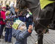 <p>Orszak Trzech Kr&oacute;li 2022, a 6 stycznia 2024 roku do orszaku dołączy kilka nowych postaci</p>