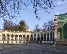 Na zdjęciu kolumnada Bastionu Sakwowego przed rewitalizacją