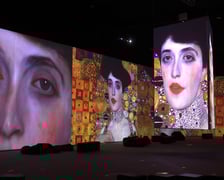 Zdjęcie z wystawy KLIMT – The Immersive Exhibition w hali IASE we Wrocławiu (do 23 lutego 2025)