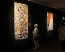 Zdjęcie z wystawy KLIMT – The Immersive Exhibition w hali IASE we Wrocławiu (do 23 lutego 2025)