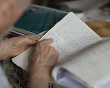 Kazimierz Pachucy  przy prognozowaniu pogody korzysta z wielu mądrości ludowych, które często się sprawdzają.