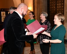Przewodniczący Rad Osiedli otrzymali dzisiaj (28 grudnia) od prezydenta Wrocławia Jacka Sutryka wyróżnienia za działania na rzecz mieszkańców Wrocławia oraz zaangażowanie w rozwój miasta
