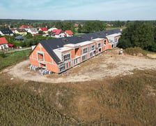 Budowa i wizualizacje nowego budynku szkoły podstawowej w Skokowej, w gminie Prusice