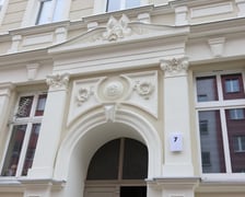 Nowo wyremontowana elewacja ul. Baryckiej 7 we Wrocławiu