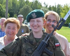 W sobotę 9 sierpnia żołnierze odbywający przeszkolenie w ramach programu Wakacje z Wojskiem złożyli uroczystą przysięgę wojskową na sztandar 10 Wrocławskiej Brygady Łączności