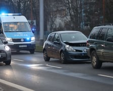 Korki spowodowane wypadkiem przy Hallera