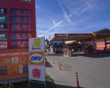 <p>Stacja paliw przy moście Dmowskiego&nbsp;</p>