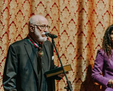 <p>Uroczyste wręczenie Krzysztofowi Gosztyle Złotego Medalu &bdquo;Zasłużony Kulturze Gloria Artis"</p>