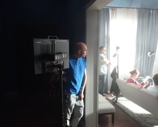 <p>Artur Wyrzykowski na planie filmu &bdquo;To się nie dzieje&rdquo; w Wytw&oacute;rni Film&oacute;w Fabularnych</p>