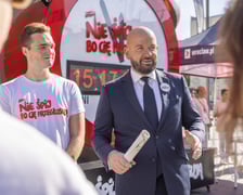 Otwarcie punktu informacyjnego dotyczącego wyborów przy ul. Świdnickiej. Jacek Sutryk, prezydent Wrocławia