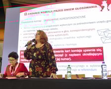 Szkolenie członków komisji wyborczych we Wrocławiu. Na zdjęciu Agnieszka Koczapska z Miejskiego Biura Wyborczego we Wrocławiu