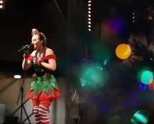 <p>Paczki Dobrych Relacji 2023 dla dzieci i ich opiekun&oacute;w z rodzin zastępczych (10 grudnia 2023 Tarczyński Arena)</p>