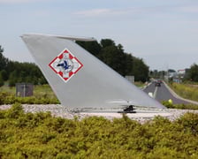 Rondo 11 Pułku Lotnictwa Myśliwskiego na Muchoborze Wielkim. W jego centralnej części jest statecznik pionowy samolotu MIG 21, który obraca się zgodnie z kierunkiem wiatru