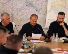 Premier i ministrowie uczestniczyli w poniedziałek 16 września w posiedzeniu sztabu kryzysowego w Urzędzie Wojewódzkim we Wrocławiu.