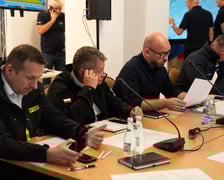 Premier i ministrowie uczestniczyli w poniedziałek 16 września w posiedzeniu sztabu kryzysowego w Urzędzie Wojewódzkim we Wrocławiu.