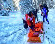 Ratownicy Górskiego Ochotniczego Pogotowia Ratunkowego podczas zimowej akcji ratowniczej