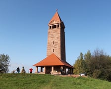 Odwiedź cztery niezwykłe wieże widokowe Wzgórz Włodzickich