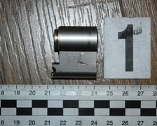 <p>Zdjęcia wykonane przez technik&oacute;w kryminalistycznych, dokumentujące włamania</p>