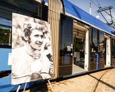 Uroczystość nadania tramwajowi imienia Ryszarda Szurkowskiego, 7 sierpnia 2024, zajezdnia Borek